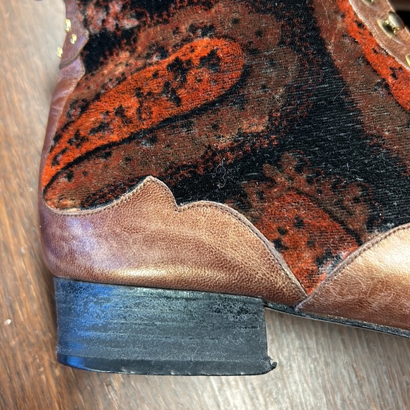 Margaret J Victorian booties - Picture 7 of 14